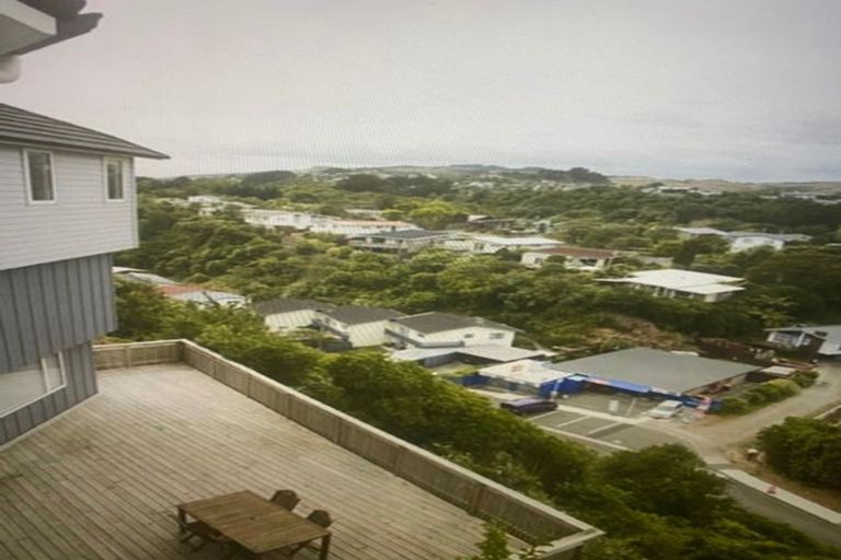 Photo of property in 38 Hawtrey Terrace, Churton Park, Wellington, 6037