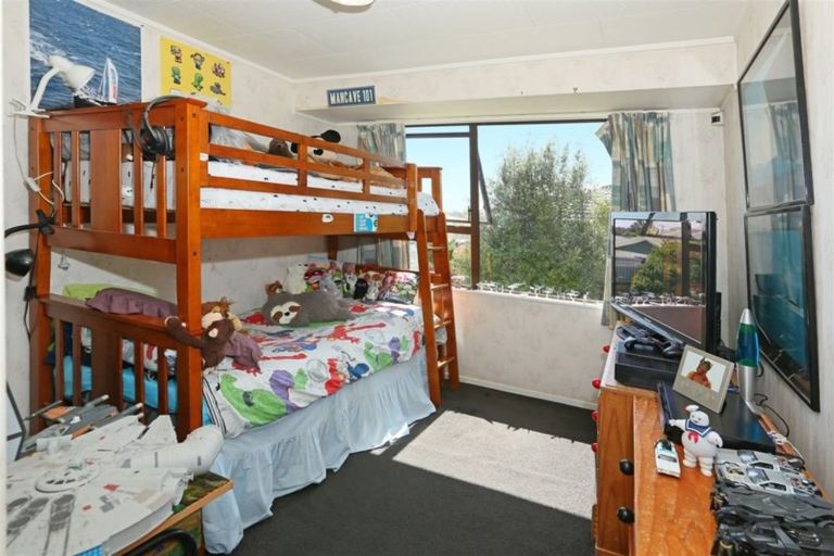 Photo of property in 1/1 Marlene Avenue, Te Atatu South, Auckland, 0610