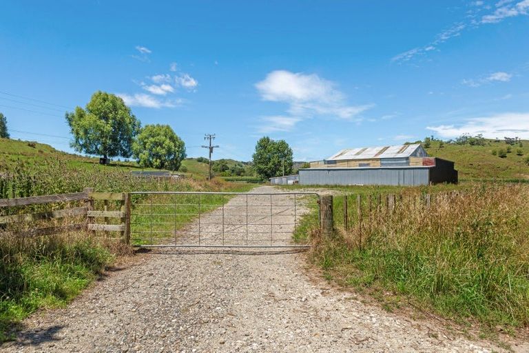 Photo of property in 95 Paremata Road, Tolaga Bay, 4077