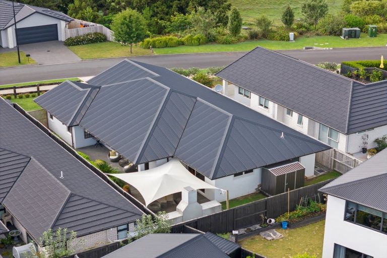 Photo of property in 5 Hanlow Place, Pyes Pa, Tauranga, 3112