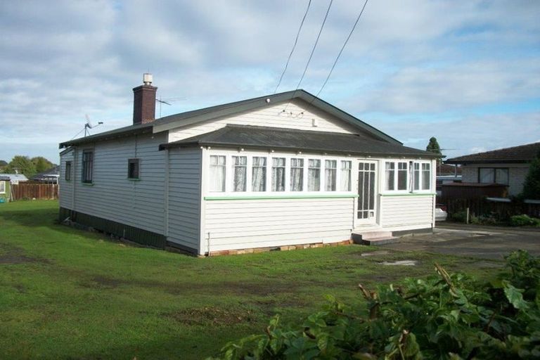 Photo of property in 10 Russell Road, Manurewa, Auckland, 2102
