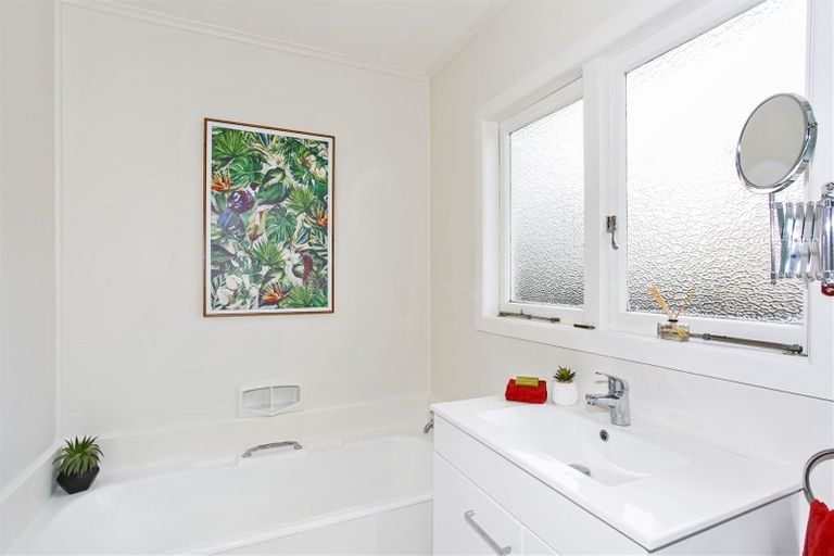 Photo of property in 22 Laurie Avenue, Papakura, 2110