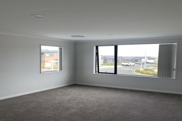 Photo of property in 38 Kotuitui Drive, Wainui, Silverdale, 0992