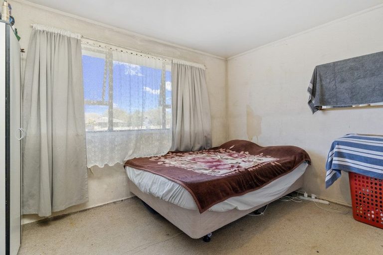 Photo of property in 1 Tabitha Crescent, Henderson, Auckland, 0612