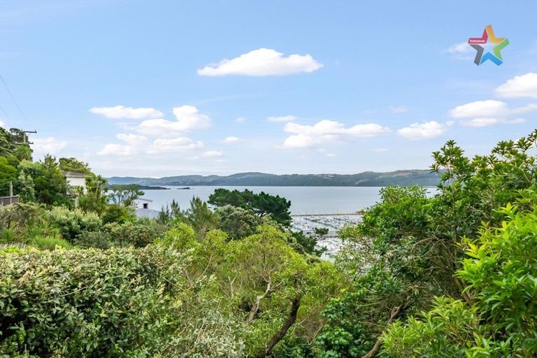 Photo of property in 15 Nikau Road, Point Howard, Lower Hutt, 5013