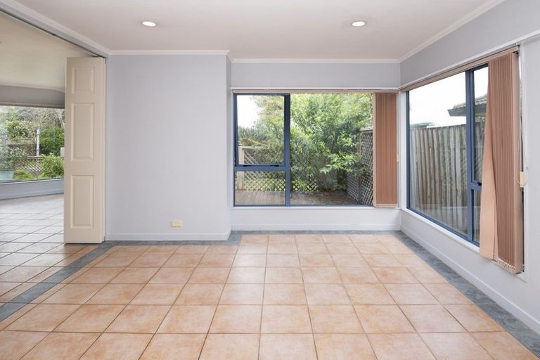 Photo of property in 12 Fremantle Place, Pakuranga Heights, Auckland, 2010