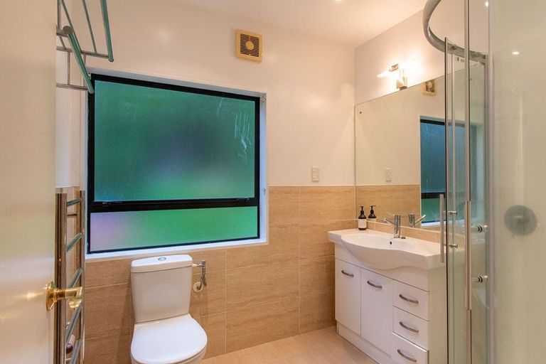 Photo of property in 11 Gray Crescent, Torbay, Auckland, 0630