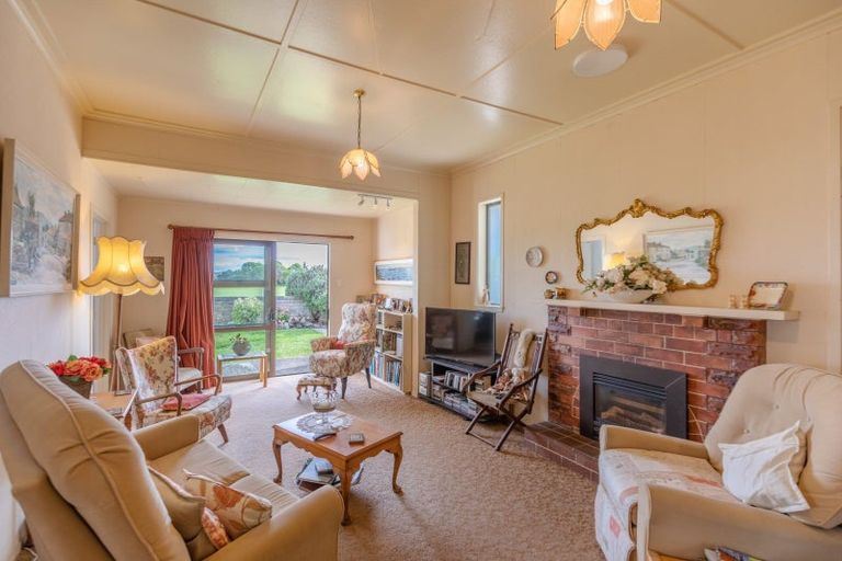 Photo of property in 76 Meeanee Quay, Westshore, Napier, 4110