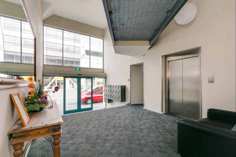 Photo of property in Metro Apartments, 4/220 Thorndon Quay, Pipitea, Wellington, 6011