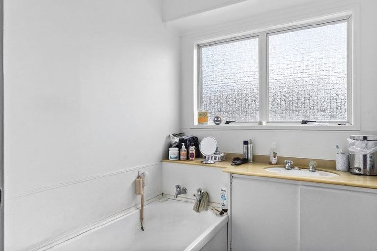 Photo of property in 92 Amanda Avenue, Dinsdale, Hamilton, 3204