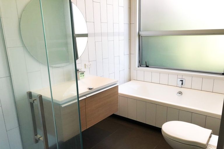 Photo of property in 58c Pekanga Road, Normandale, Lower Hutt, 5010