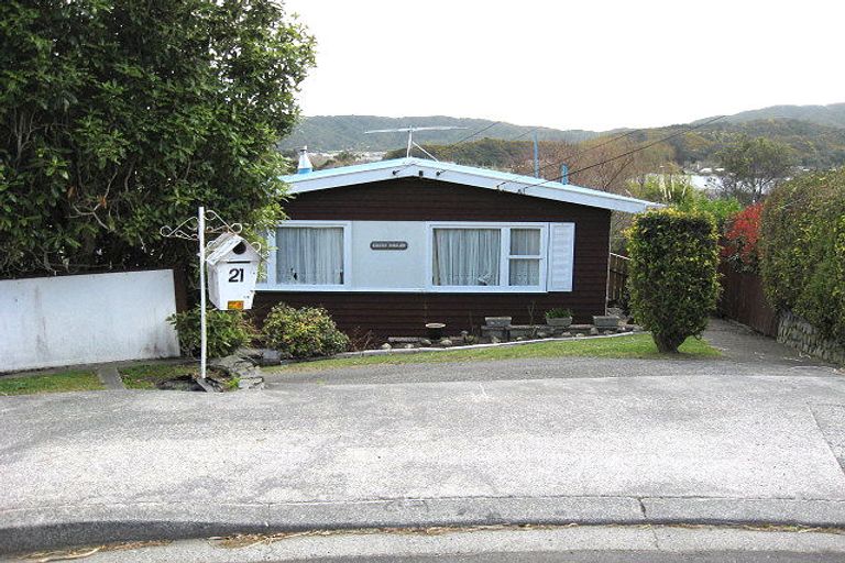 Photo of property in 21 Isabel Grove, Wainuiomata, Lower Hutt, 5014