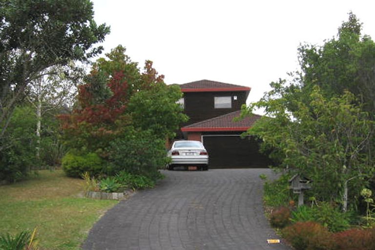 Photo of property in 13 Juliet Place, Forrest Hill, Auckland, 0620