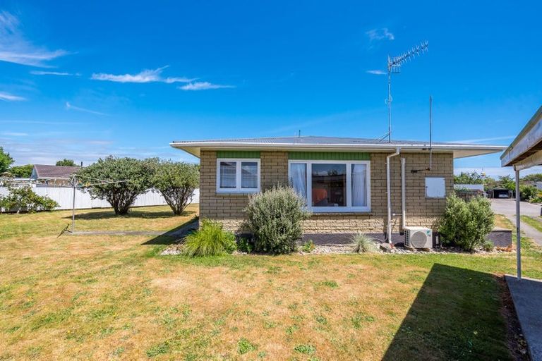 Photo of property in 2 Windsor Place, Levin, 5510