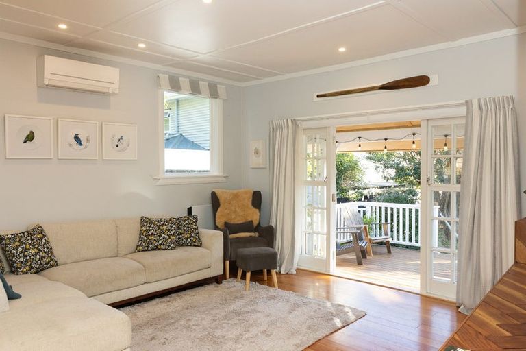 Photo of property in 265 Muritai Road, Eastbourne, Lower Hutt, 5013