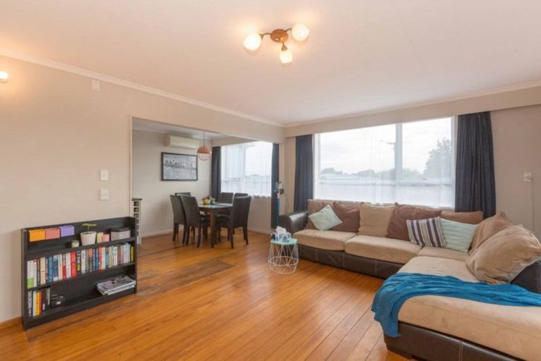 Photo of property in 10 Elm Grove, Westown, New Plymouth, 4310