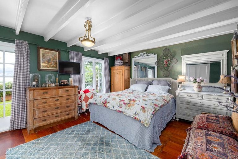 Photo of property in 33 Sandy Beach Road, Governors Bay, Lyttelton, 8971