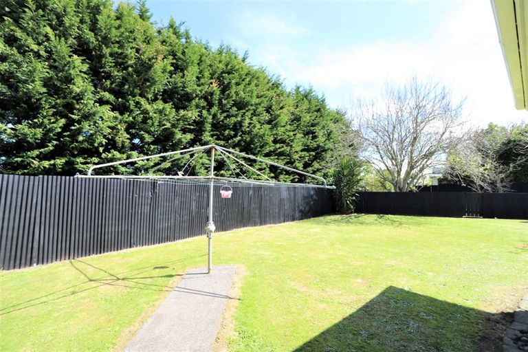 Photo of property in 8 Fyson Place, Hawera, 4610