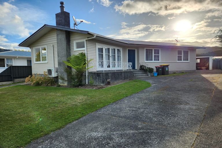 Photo of property in 35 Meremere Street, Wainuiomata, Lower Hutt, 5014