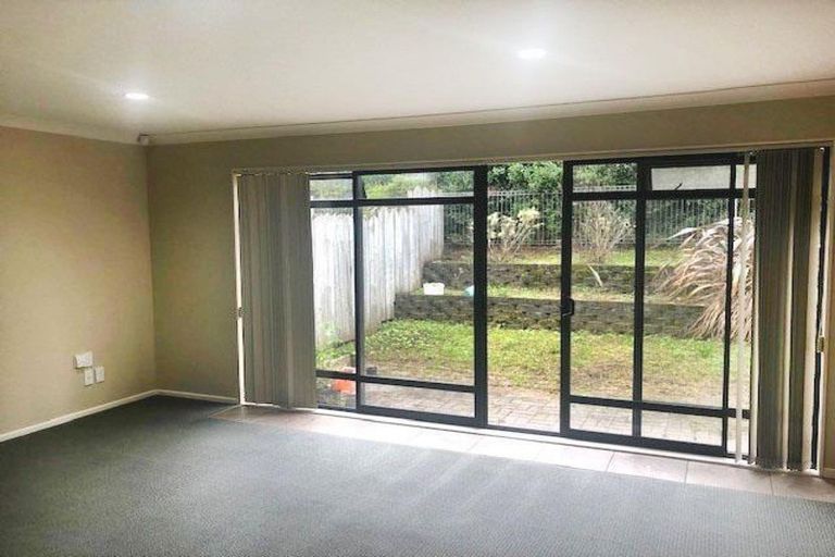 Photo of property in 60 English Oak Drive, Schnapper Rock, Auckland, 0632