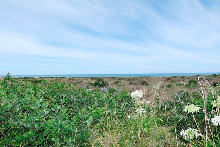 Photo of property in 7 Kent Avenue, Waitarere Beach, Levin, 5510