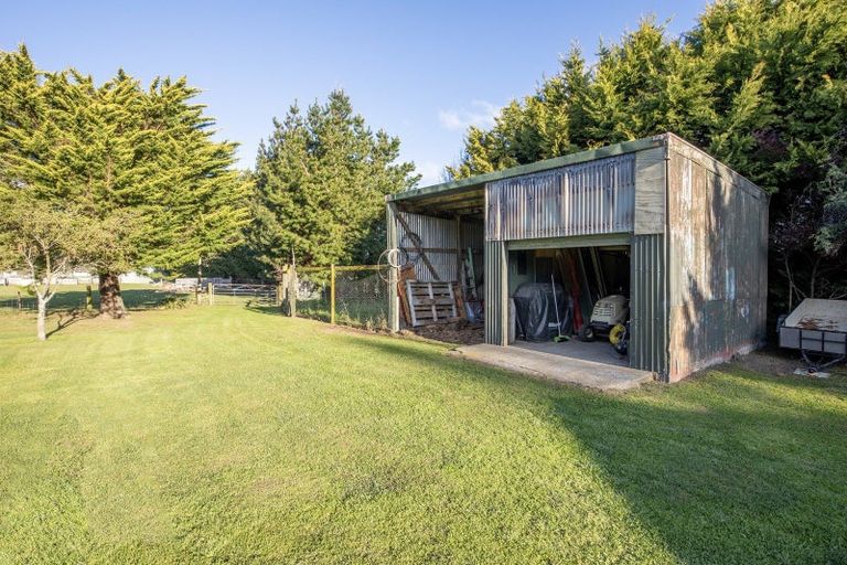 Photo of property in 16 Nancy Street, Takapau, 4203