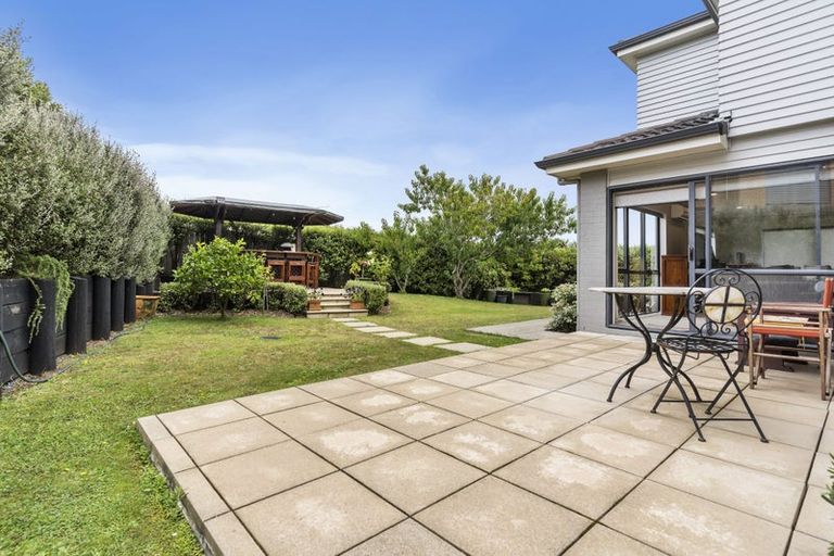 Photo of property in 28 Ina Ville Drive, Pukekohe, 2120
