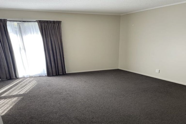 Photo of property in 87 Percy Dyett Drive, Karori, Wellington, 6012