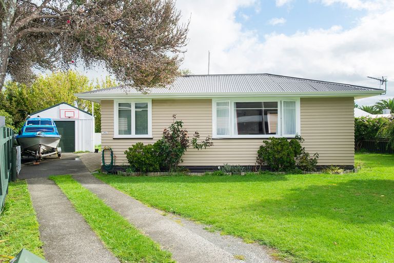 Photo of property in 1 Keiha Street, Riverdale, Gisborne, 4010