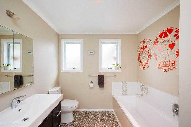 Photo of property in 19 Seddon Street, Takaro, Palmerston North, 4412