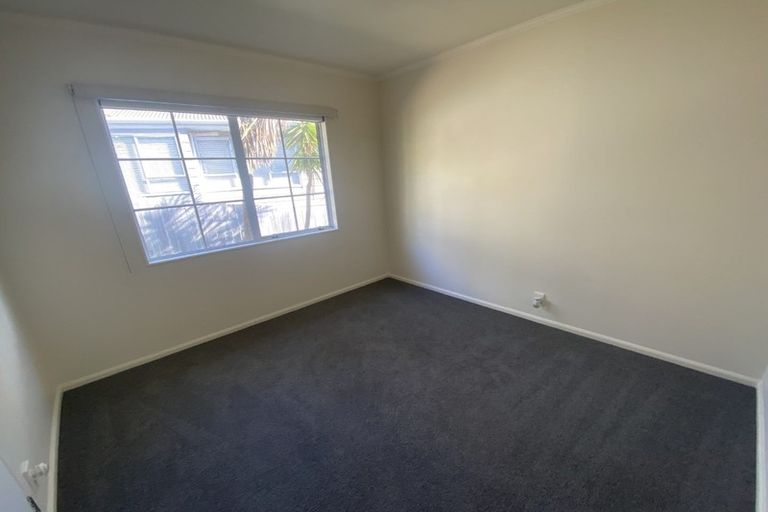 Photo of property in 2/95 Langana Avenue, Browns Bay, Auckland, 0630