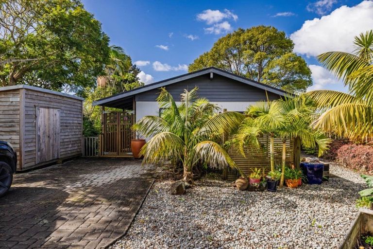 Photo of property in 35 Skudders Beach Road, Kerikeri, 0294