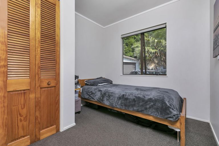 Photo of property in 24 Claverdon Drive, Massey, Auckland, 0614