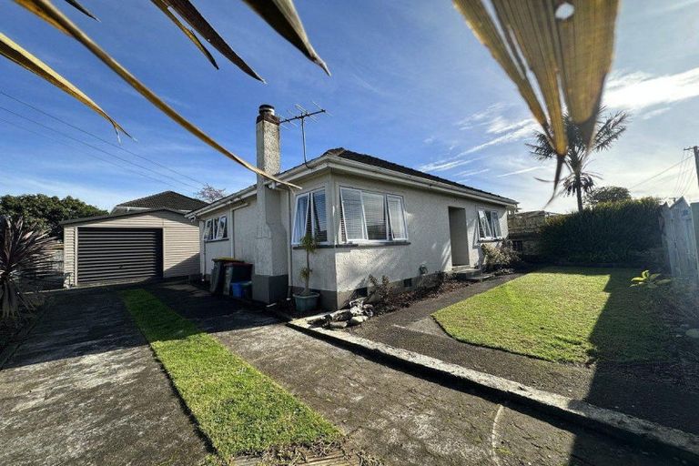 Photo of property in 65 Strange Street, Waitara, 4320