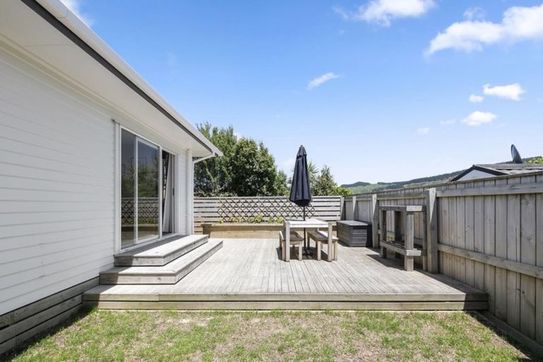 Photo of property in 36a Ranui Terrace, Tawa, Wellington, 5028