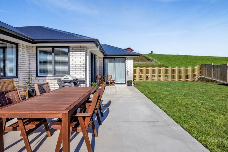Photo of property in 32 Larlin Drive, Hawera, 4675