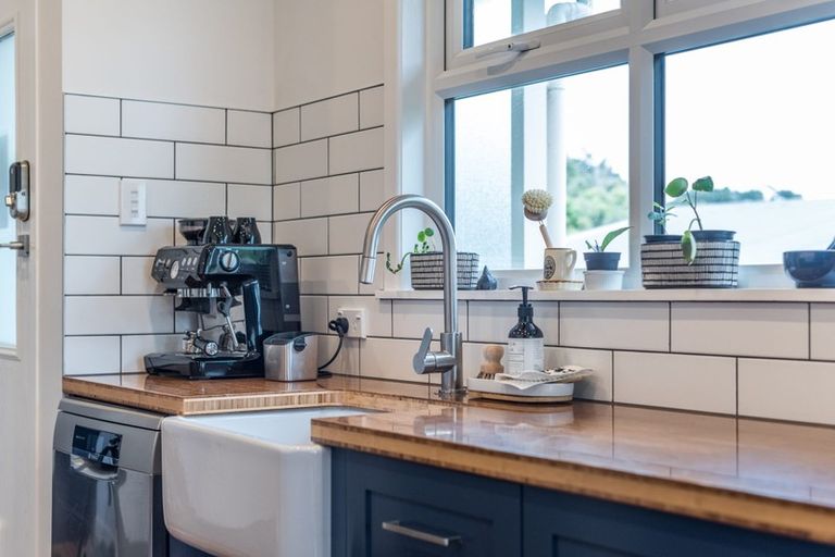 Photo of property in 13 Turville Crescent, Newlands, Wellington, 6037