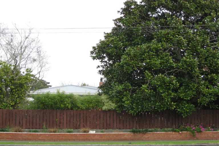 Photo of property in 1b Nelson Street, Waitara, 4320
