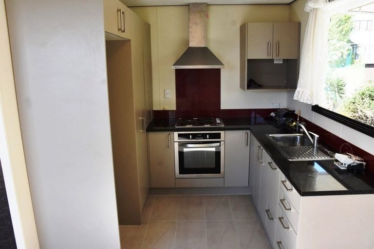 Photo of property in 2b Grenadine Place, Unsworth Heights, Auckland, 0632