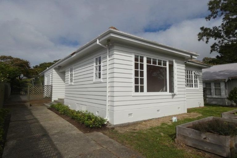 Photo of property in 93 Karori Road, Karori, Wellington, 6012