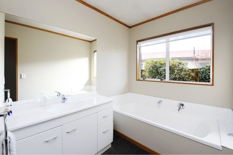 Photo of property in 10 Cautley Street, Richmond, 7020