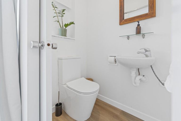 Photo of property in 37 Herekawe Drive, Spotswood, New Plymouth, 4310