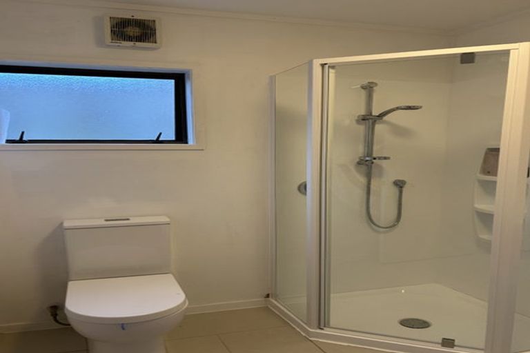 Photo of property in 11 John Bracken Way, Beach Haven, Auckland, 0626