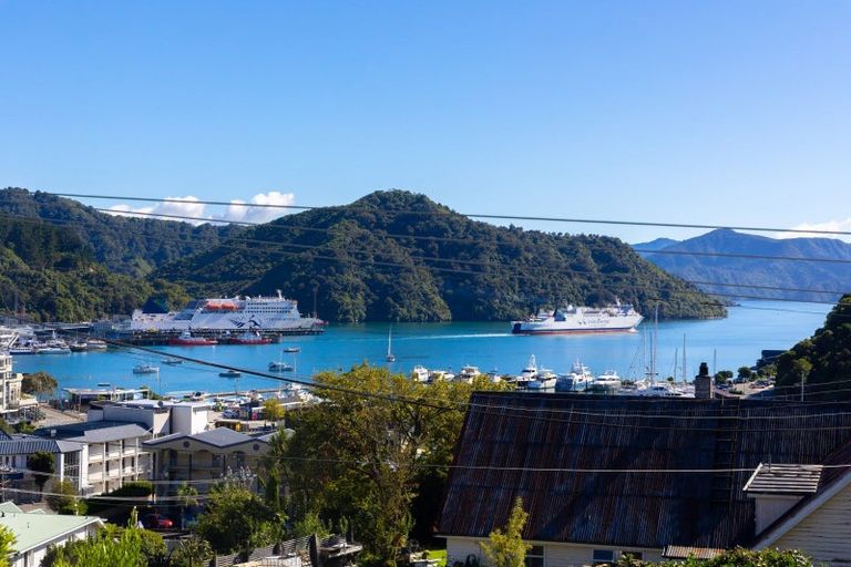 Photo of property in 3 Russell Street, Picton, 7220