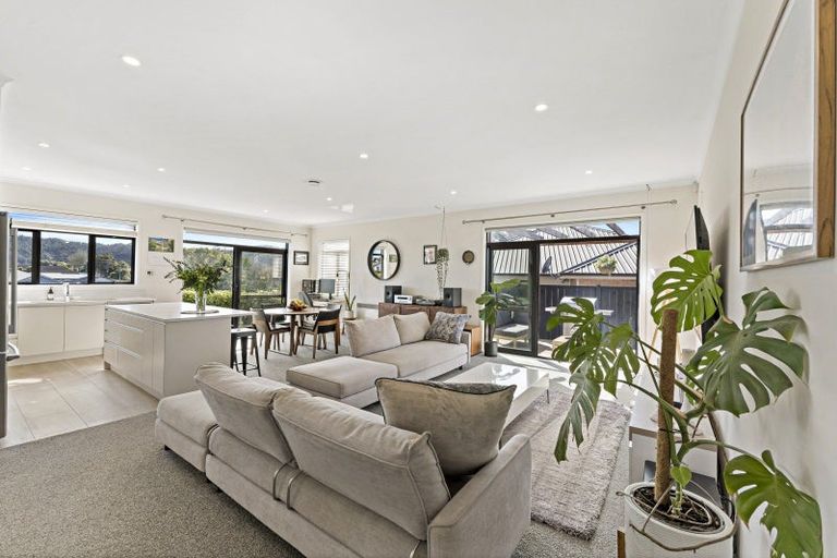 Photo of property in 8 Ara Kakara Avenue, Huapai, Kumeu, 0810