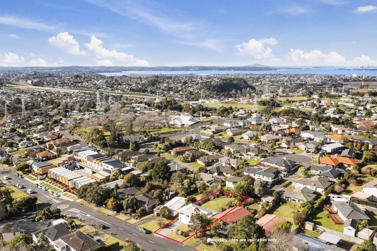 Photo of property in 8 Hewlett Road, Massey, Auckland, 0614