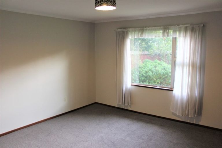 Photo of property in 40 Highland Place, Avonhead, Christchurch, 8042