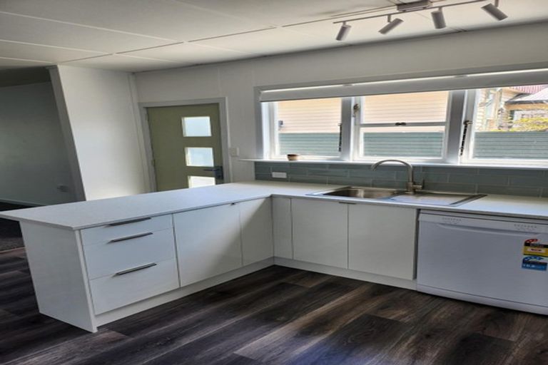 Photo of property in 42 Blake Street, New Brighton, Christchurch, 8061