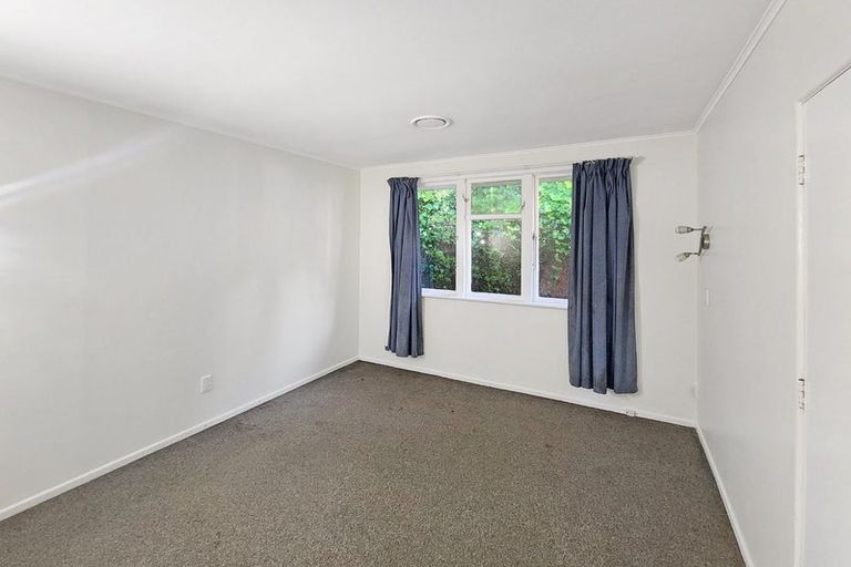Photo of property in 14 Thomson Grove, Stokes Valley, Lower Hutt, 5019