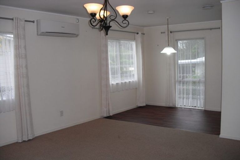 Photo of property in 1/2 Glynnbrooke Street, Te Atatu South, Auckland, 0610